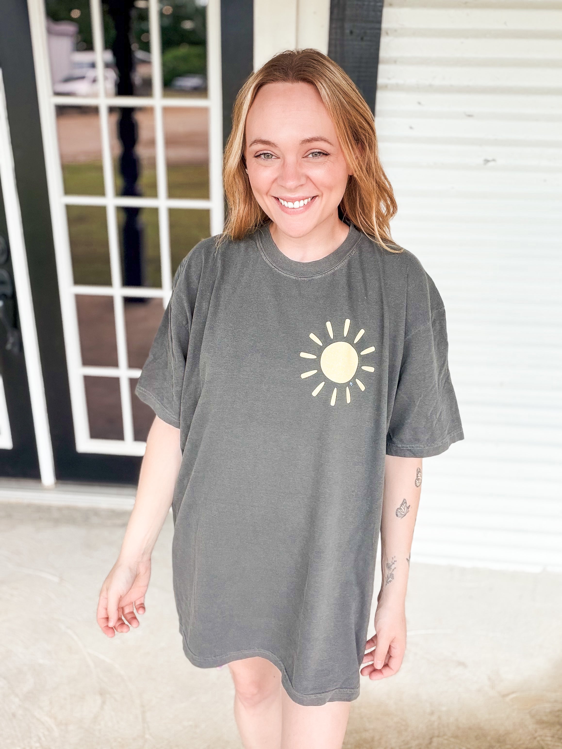 Made for sunny days graphic tee